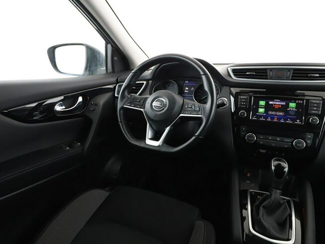 Nissan Qashqai automat full LED navi klima auto kamery 360 czujniki parkowania