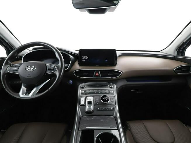 Hyundai Santa Fe 7 os. HEV automat skóra full LED panorama virtual cocpit navi klima au