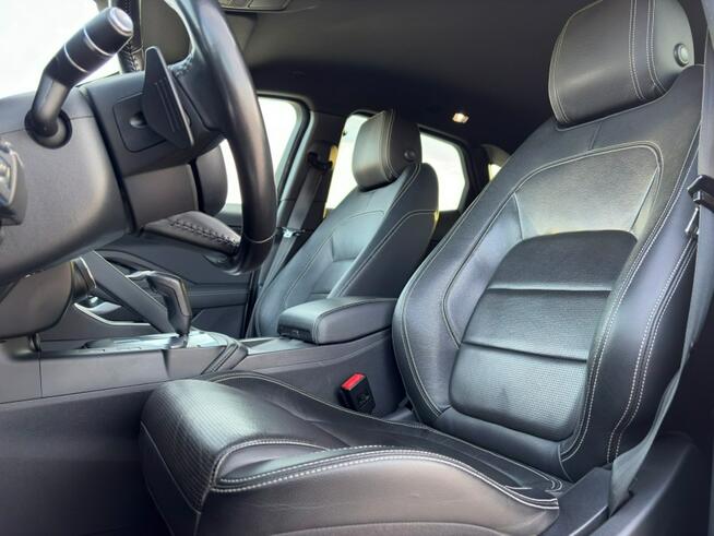 Jaguar E-Pace Key less / Nawigacja / Meridian / Kamera cofania / Tempomat / FV 23%