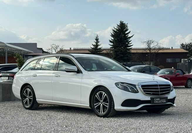 Mercedes E 220 Bezwypadkowy / Drugi Właściciel / Nawigacja / Tempomat / FV Marża