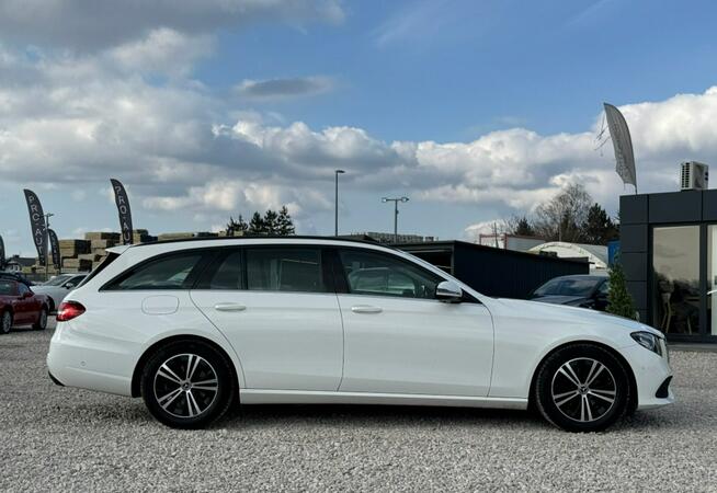 Mercedes E 220 Bezwypadkowy / Drugi Właściciel / Nawigacja / Tempomat / FV Marża