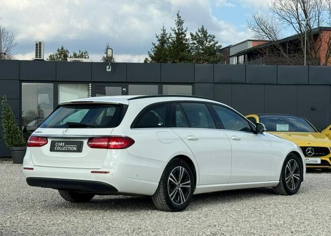 Mercedes E 220 Bezwypadkowy / Drugi Właściciel / Nawigacja / Tempomat / FV Marża