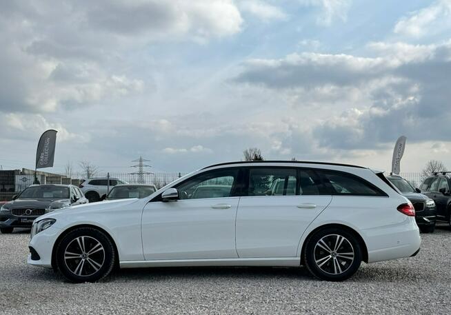 Mercedes E 220 Bezwypadkowy / Drugi Właściciel / Nawigacja / Tempomat / FV Marża