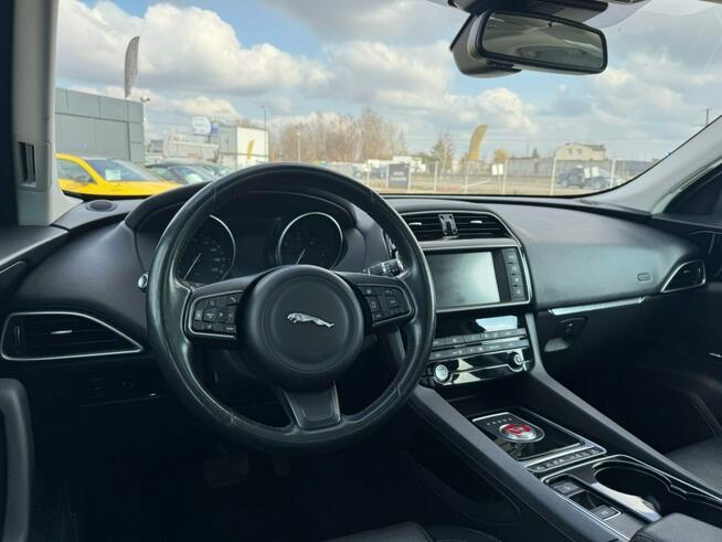 Jaguar F-PACE Bezwypadkowy / Drugi Właściciel / Tempomat / Panorama / LED / FV Marża