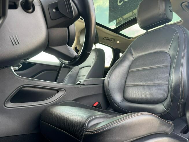 Jaguar F-PACE Bezwypadkowy / Drugi Właściciel / Tempomat / Panorama / LED / FV Marża
