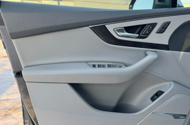 Audi Q7 Panorama / BOSE / Aktywny tempomat / Kamera 360 / Key less / FV marża