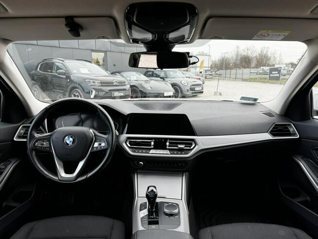 BMW 318 Salon Polska/ Drugi właściciel / Serwis ASO / Asystent pasa / FV Marża