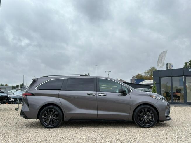 Toyota Sienna Bezwypadkowy / Drugi Właściciel / Tempomat / Szyberdach / FV Marża