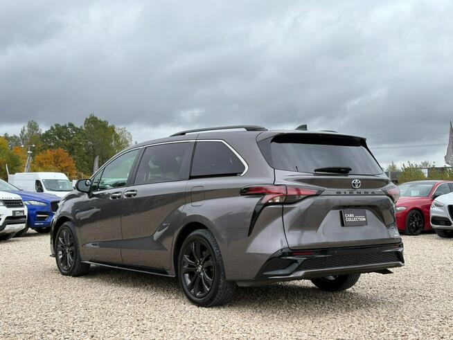 Toyota Sienna Bezwypadkowy / Drugi Właściciel / Tempomat / Szyberdach / FV Marża