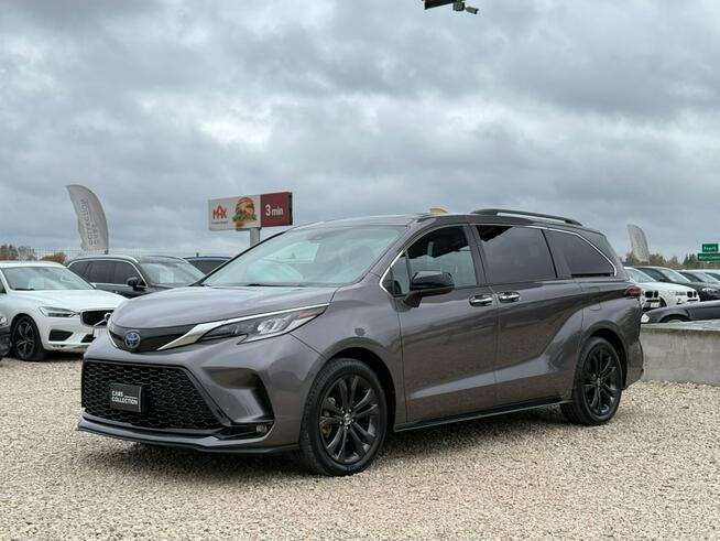 Toyota Sienna Bezwypadkowy / Drugi Właściciel / Tempomat / Szyberdach / FV Marża