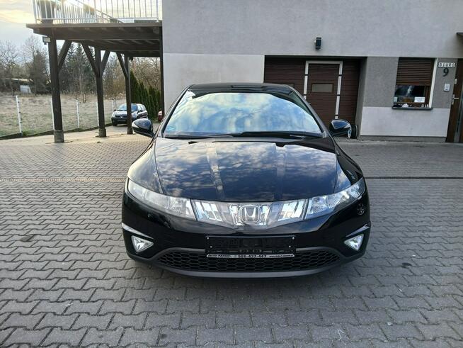 Honda Civic 1.8i alufelgi klimatronik czujniki alkantara 6 biegów stanBDB