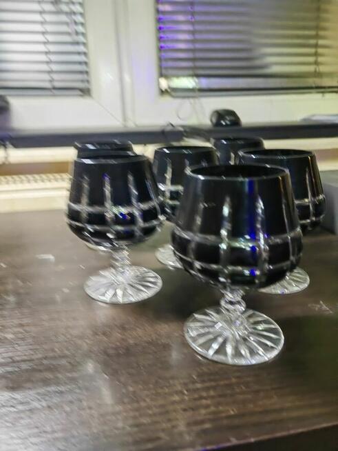 Kieliszki czarne kryształowe do koniaków ręcznie rżnięte