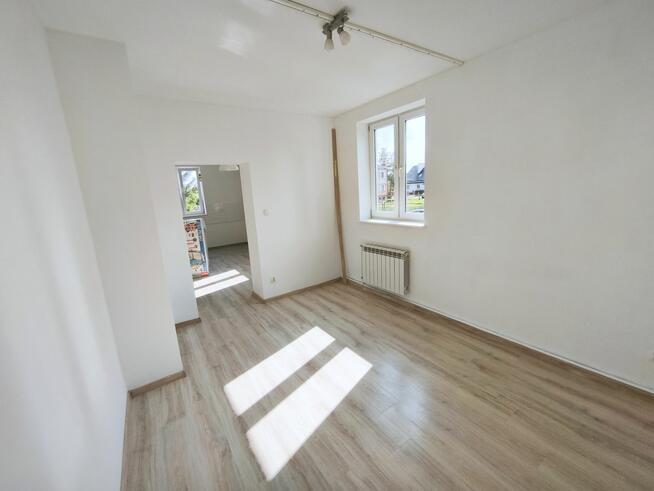 nad jeziorem z ogródkiem i garażem