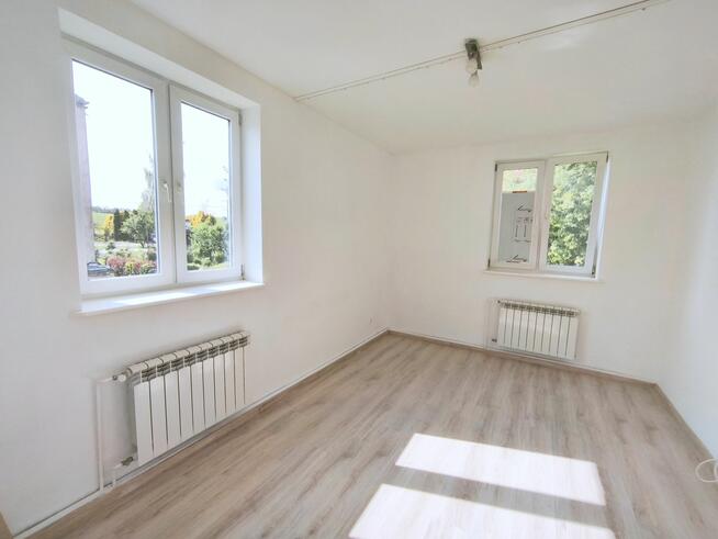 nad jeziorem z ogródkiem i garażem