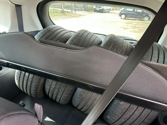 Mazda 5 Mocna benzyna, klimatronik,7 miejsc,parktronik,drugie koła,isofix, hak