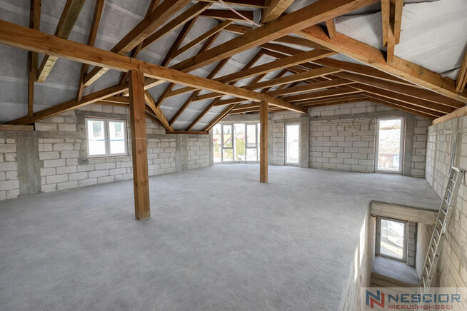 Budynek usługowy z potencjałem Mokobody 746m2