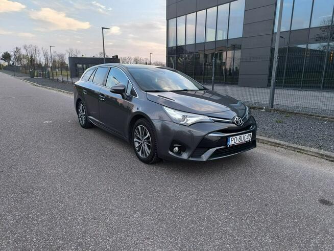 Toyota Avensis III PREMIUM WAGON FACELIFTING 2015 2,0 D-4D T27 143 KM FILM