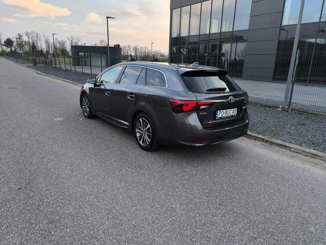 Toyota Avensis III PREMIUM WAGON FACELIFTING 2015 2,0 D-4D T27 143 KM FILM