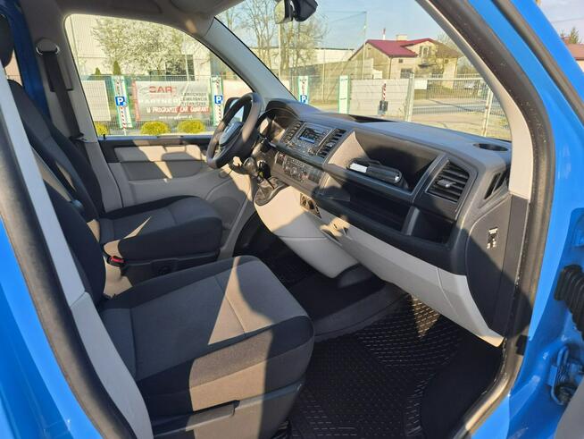 Volkswagen Transporter T6 długi osobowy