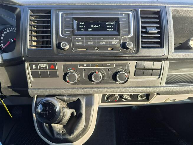 Volkswagen Transporter T6 długi osobowy