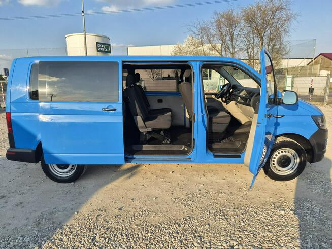 Volkswagen Transporter T6 długi osobowy