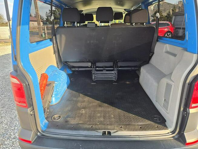 Volkswagen Transporter T6 długi osobowy
