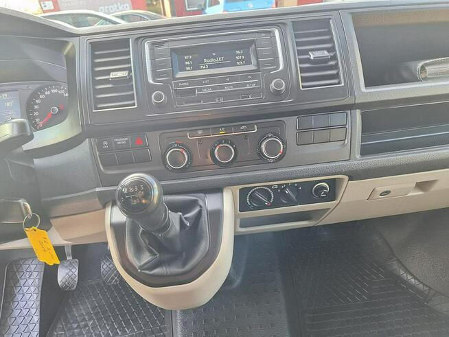 Volkswagen Transporter T6 długi osobowy