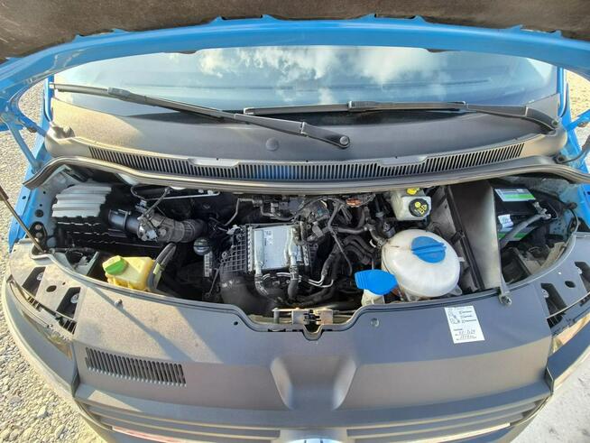 Volkswagen Transporter T6 długi osobowy