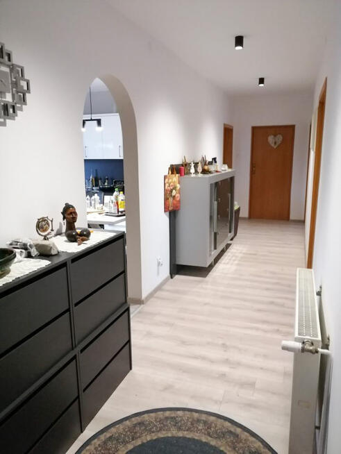 Na sprzedaż mieszkanie pieciopokojowe w Opolu.