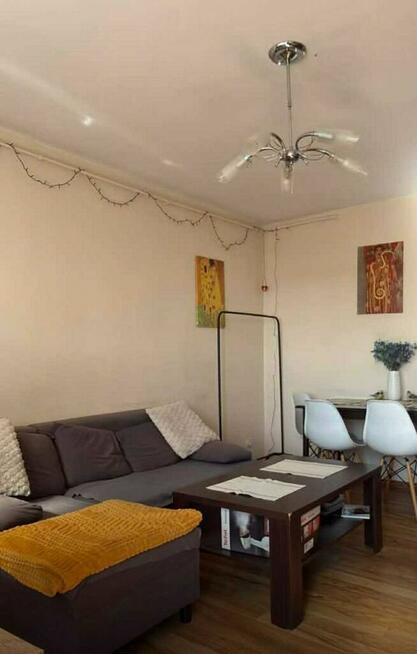 Sprzedaż mieszkania trzy pokojowego z balknem