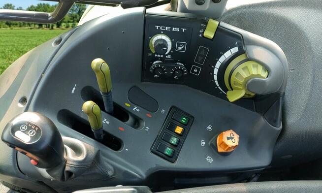 Ciągnik rolniczy Claas Ares 697 ATZ + ładowacz Quicke Q65 +