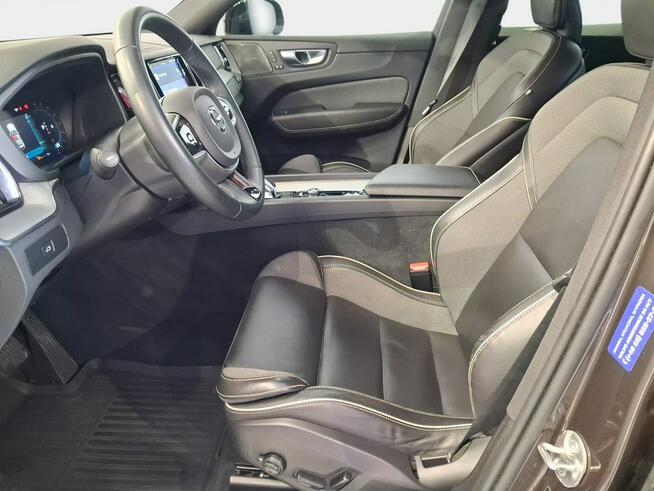 Volvo XC 60 VAT 23% Dark Plus 2.0B5 mHEV 250KM automat 4x4 2022 r., salon PL I wł