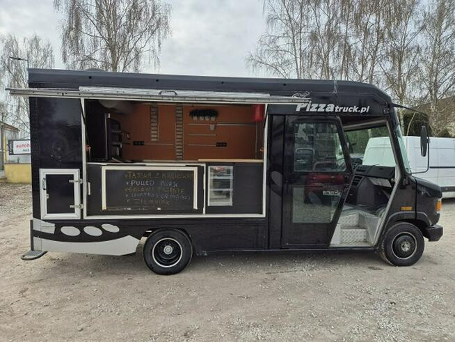 Mercedes 609 Food track