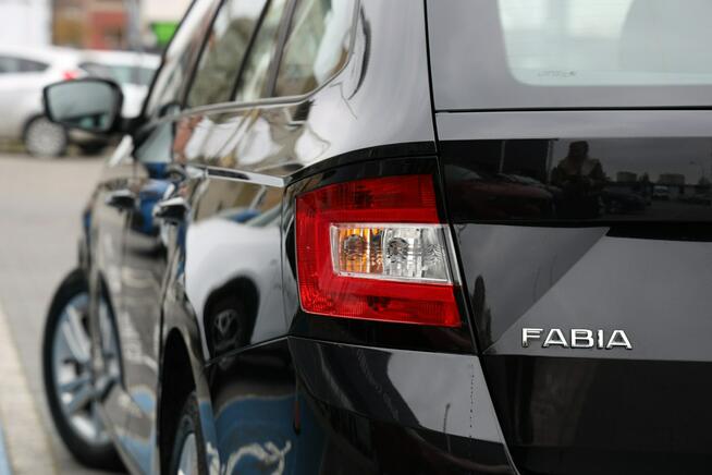 Škoda Fabia 1,0 95 KM - uszkodzona serwisowany w ASO