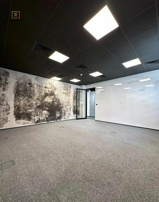 Nowoczesny lokal 215 m² w biurowcu – Bronowice