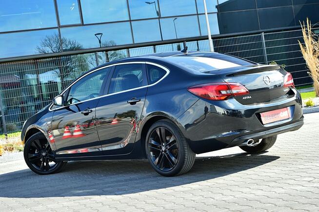 Opel Astra Sedan 1,4 Turbo 140Km Xenon Ledy Navi Skóra Grzana Full Opcja