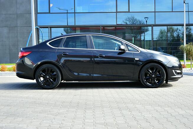Opel Astra Sedan 1,4 Turbo 140Km Xenon Ledy Navi Skóra Grzana Full Opcja