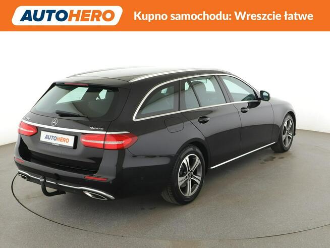 Mercedes E 200 mHEV 4x4 automat full LED półskóra szyberdach navi kamera i czujniki p