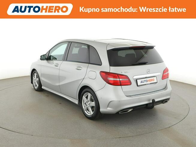 Mercedes B 180 Automat full LED skóra/alcantara navi grzane fotele kamera i czujniki