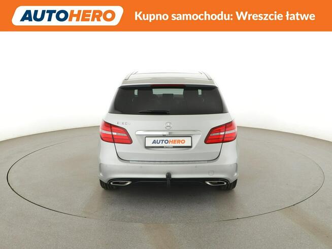 Mercedes B 180 Automat full LED skóra/alcantara navi grzane fotele kamera i czujniki