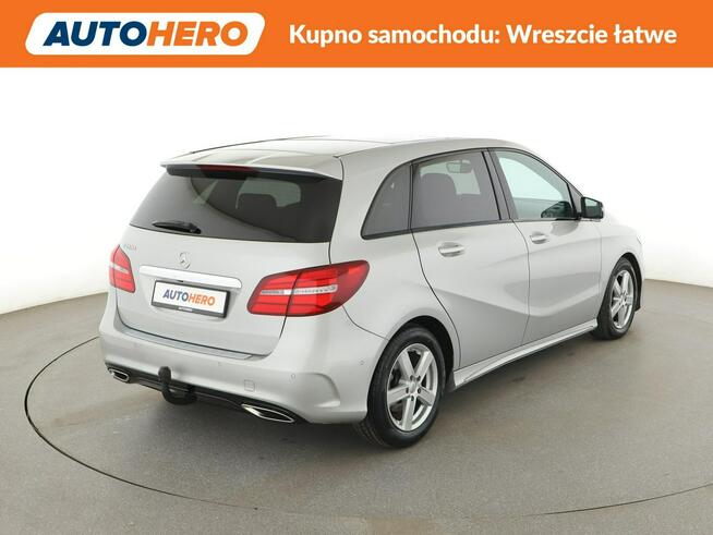 Mercedes B 180 Automat full LED skóra/alcantara navi grzane fotele kamera i czujniki