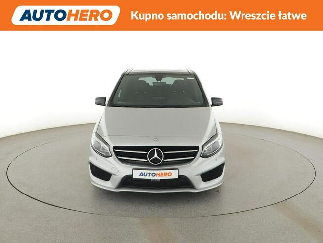 Mercedes B 180 Automat full LED skóra/alcantara navi grzane fotele kamera i czujniki