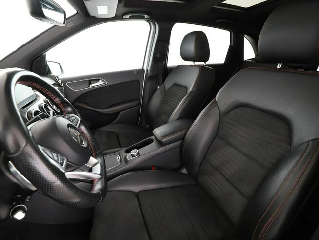 Mercedes B 180 Automat full LED skóra/alcantara navi grzane fotele kamera i czujniki