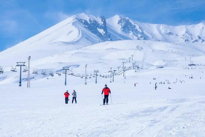 TURCJA 2027 FREE SKI samolot 70 km tras Hotel *** HB