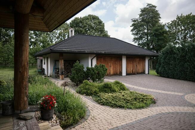 WYJĄTKOWY DOM Z BALI W SERCU NATURY