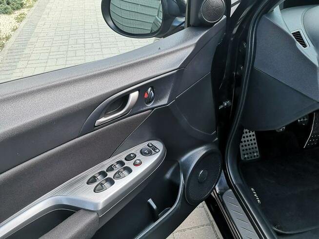Honda Civic 1.8 I-VTEC 140KM Klimatronic Tempomat Isofix Parktronic Alu Gwarancja