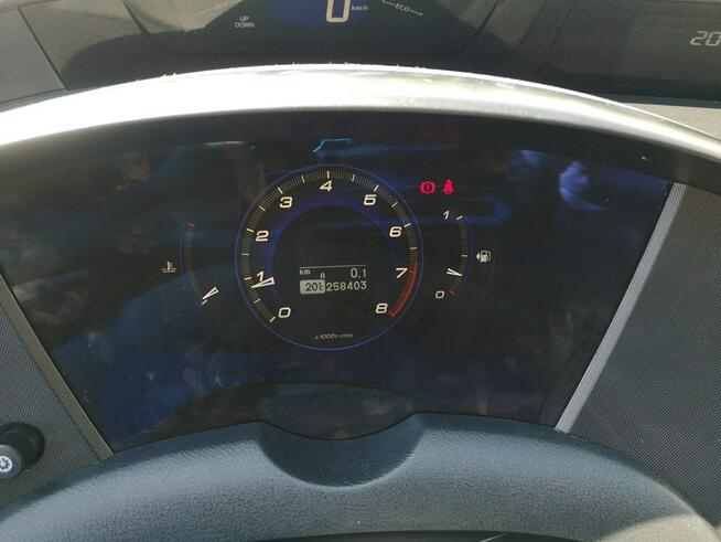Honda Civic 1.8 I-VTEC 140KM Klimatronic Tempomat Isofix Parktronic Alu Gwarancja