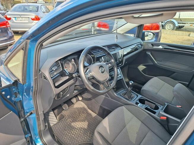 Volkswagen Touran Klimatronik Ksenon Nawigacja Ledy Parktronik Serwisowany Bezwypadkowy