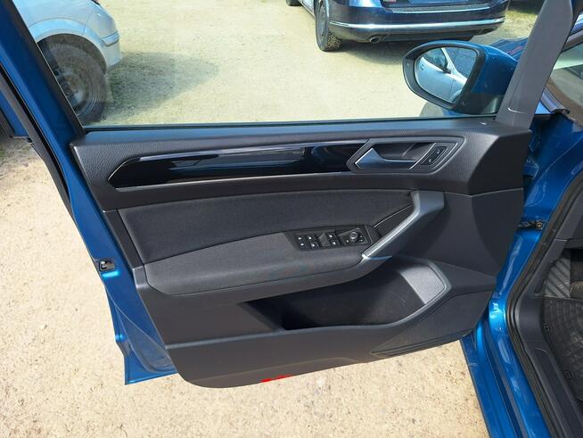 Volkswagen Touran Klimatronik Ksenon Nawigacja Ledy Parktronik Serwisowany Bezwypadkowy