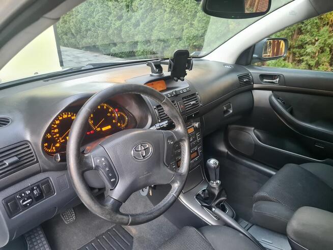 Toyota Avensis T25